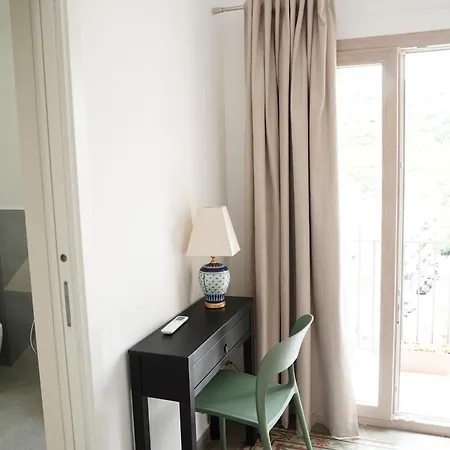 Apartment Ducas And *